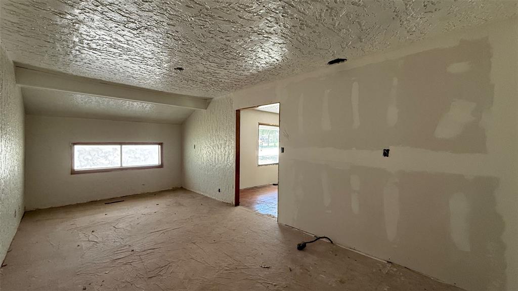 1226349 Property Photo 27