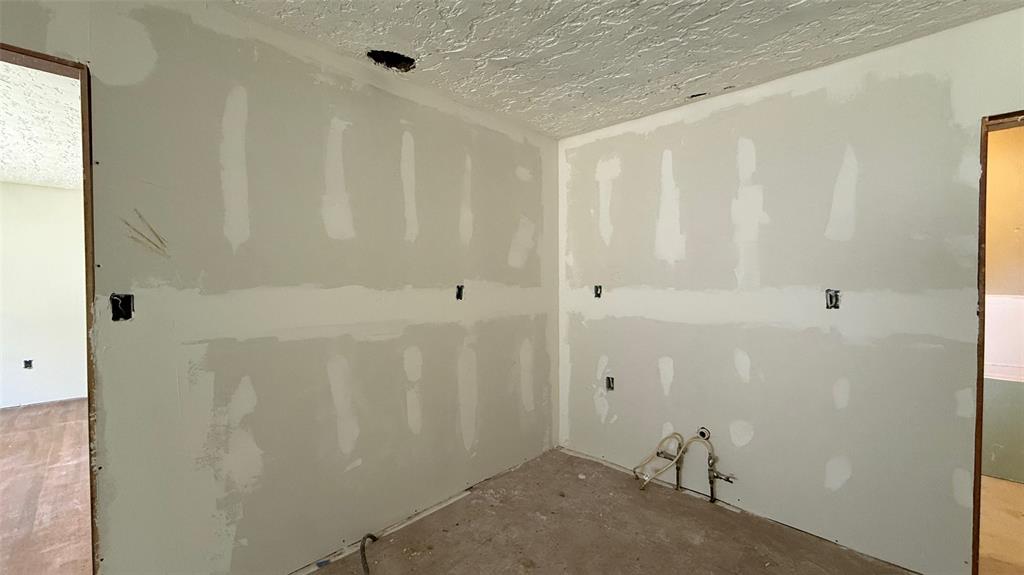1226349 Property Photo 28