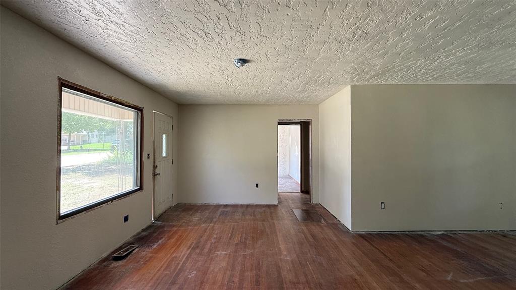 1226349 Property Photo 29