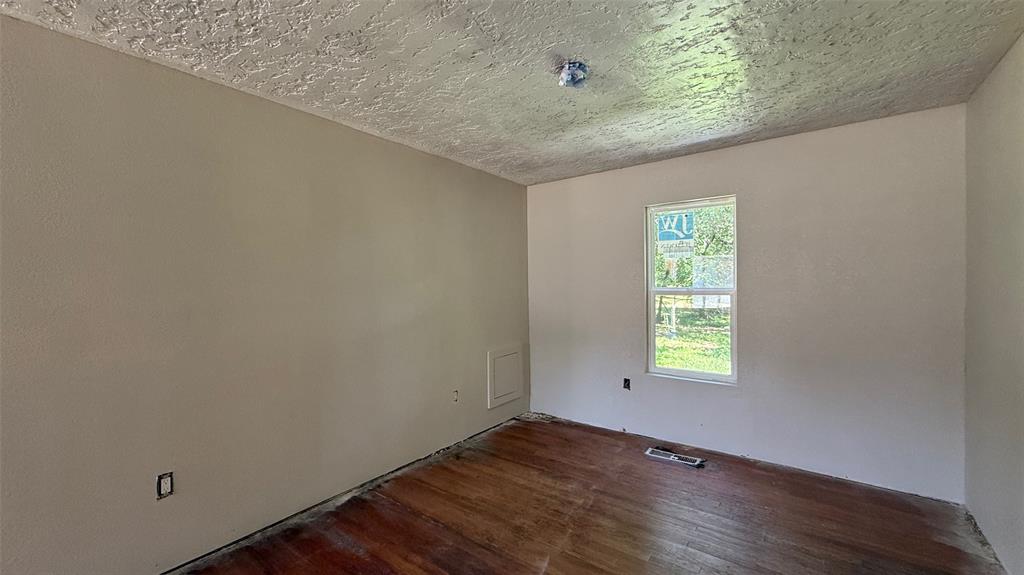 1226349 Property Photo 30