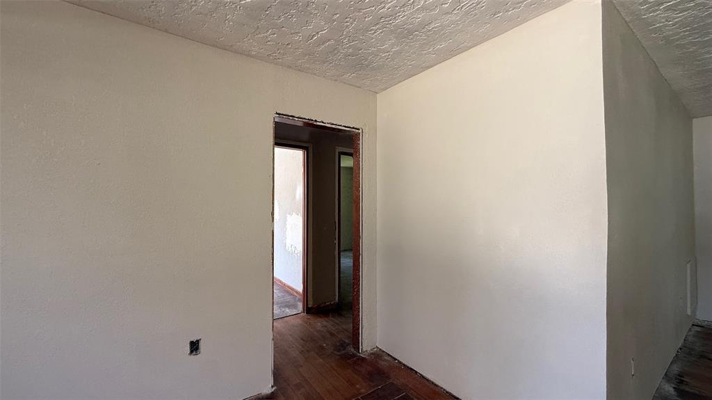 1226349 Property Photo 32
