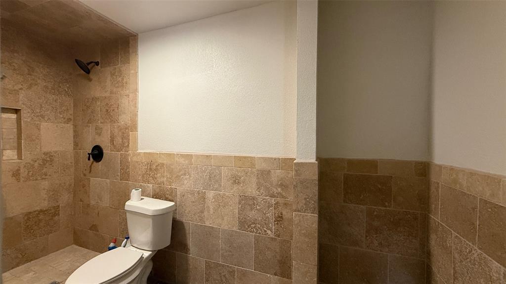 1226349 Property Photo 39