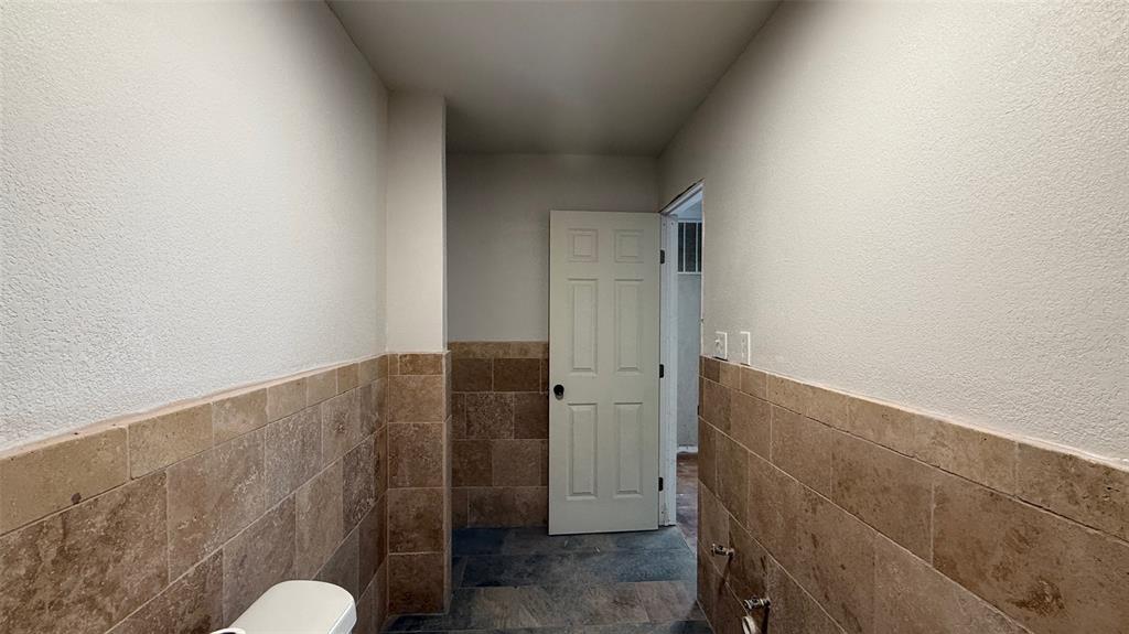 1226349 Property Photo 40