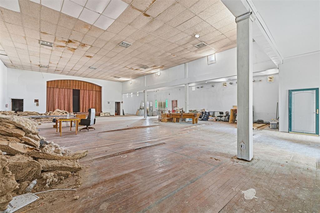 100 E Foreman Street Property Photo 11