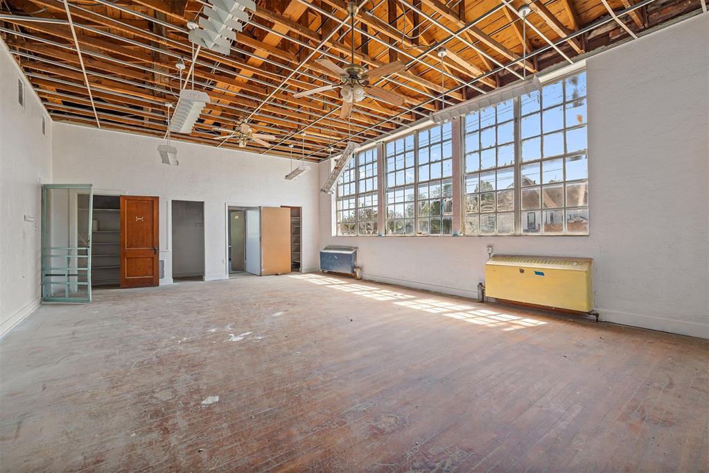 100 E Foreman Street Property Photo 19