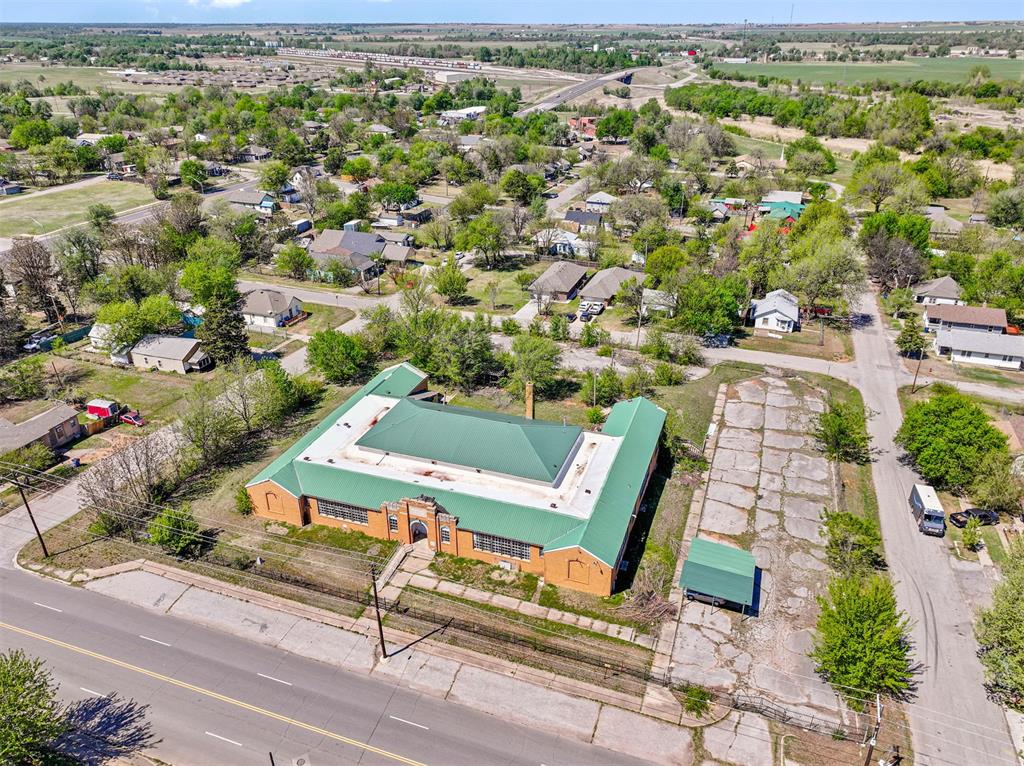 100 E Foreman Street Property Photo 31