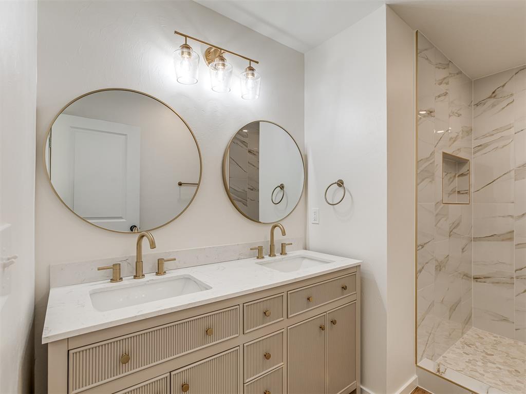 1723 W Park Place Property Photo 17