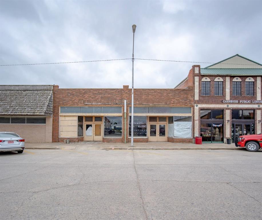 8 E Main Street Property Photo 2