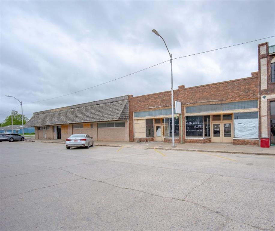 8 E Main Street Property Photo 4
