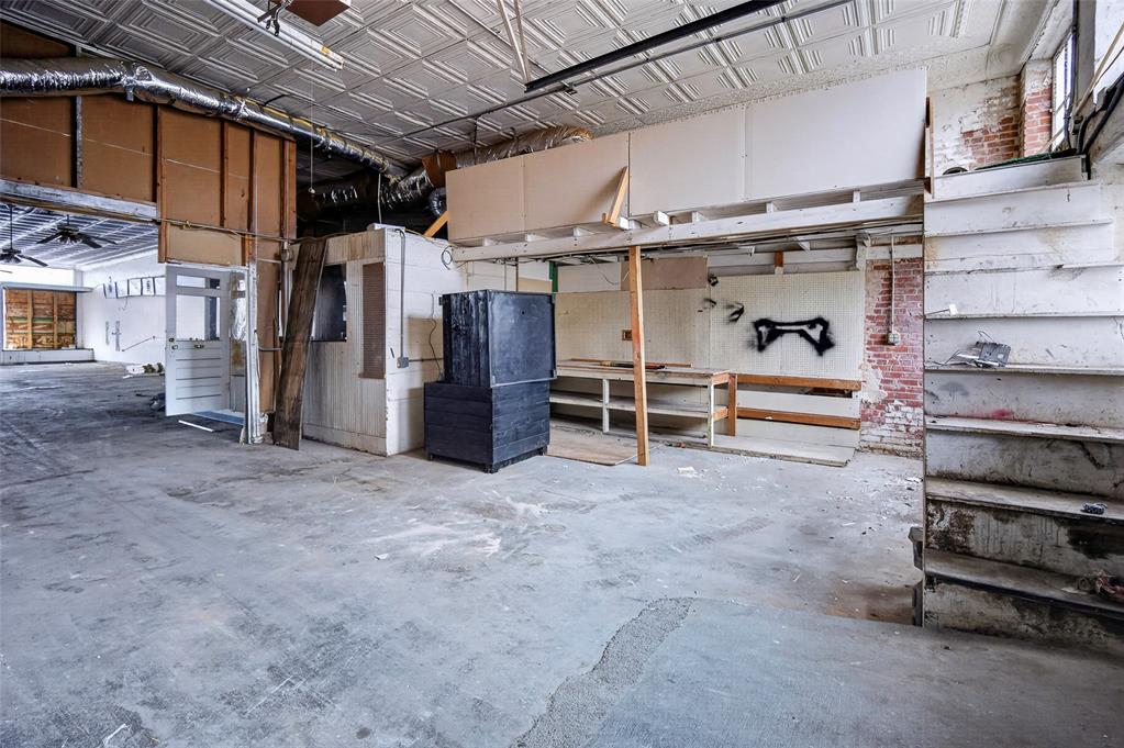 8 E Main Street Property Photo 16