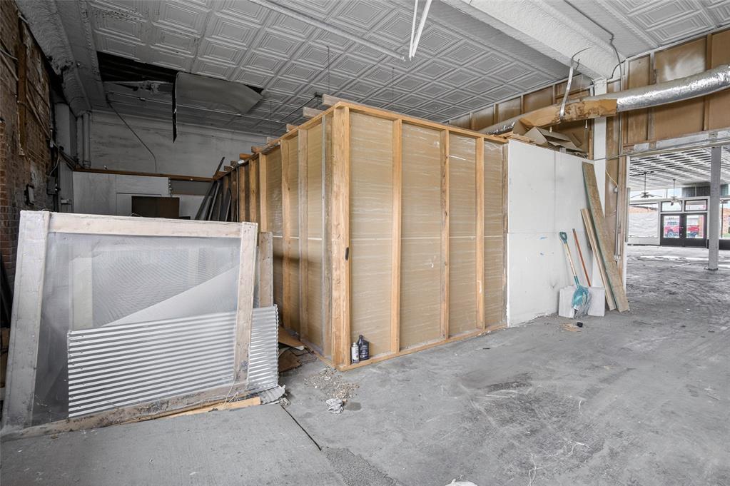 8 E Main Street Property Photo 17