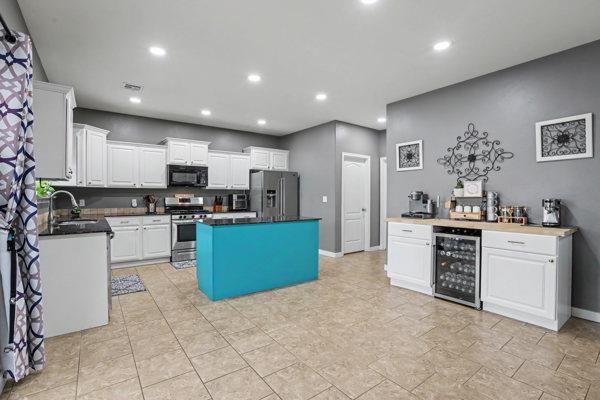 19433 Vista Avenue Property Photo 6