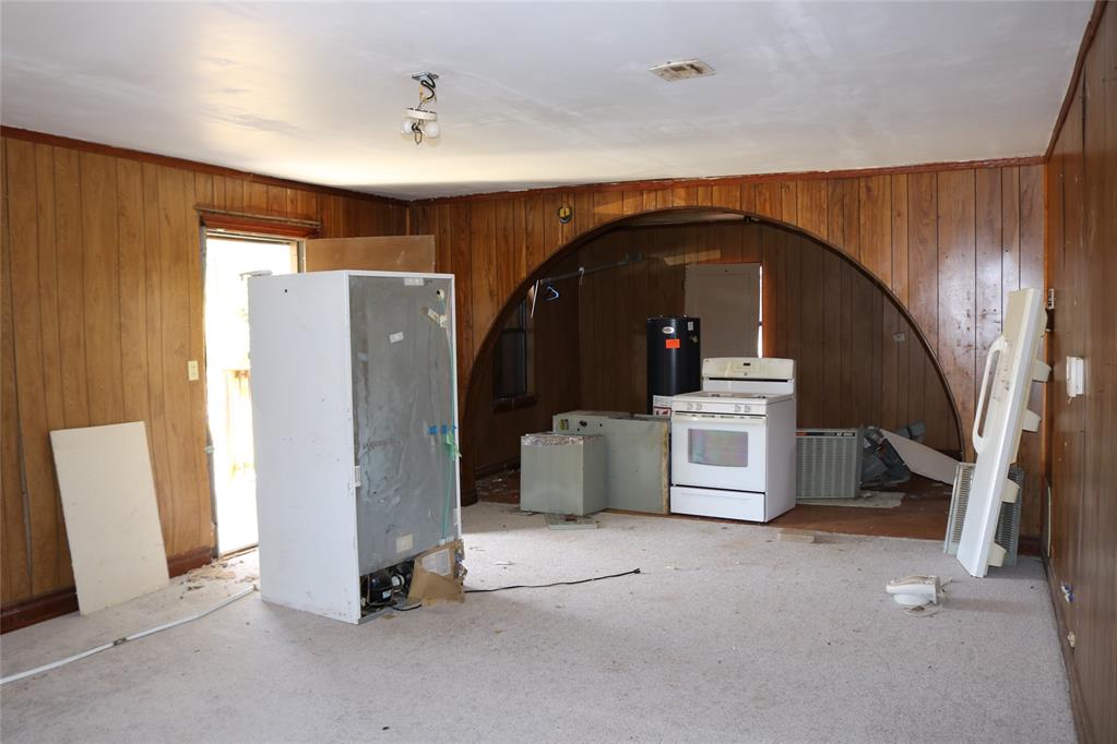 1226412 Property Photo 6