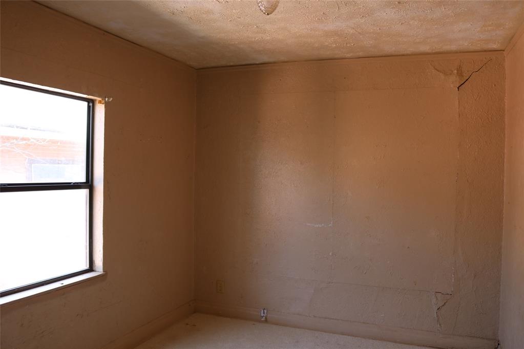 1226412 Property Photo 9