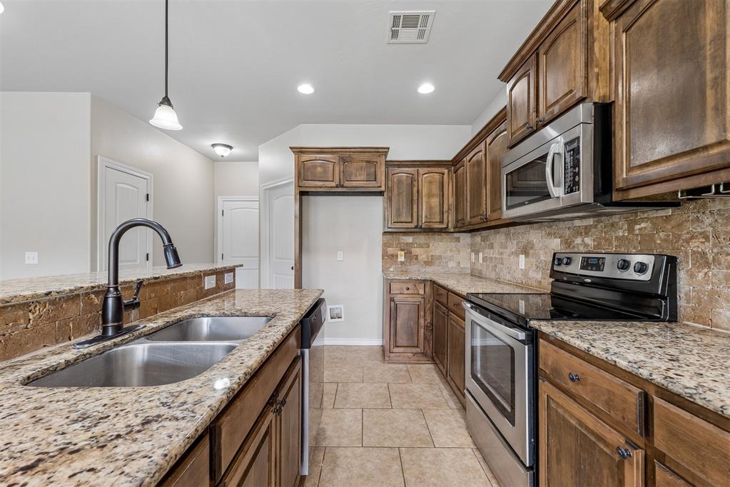 2613 Green Canyon Drive Property Photo 6