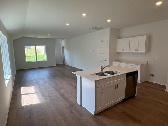 1213 Saddle Drive Property Photo 4