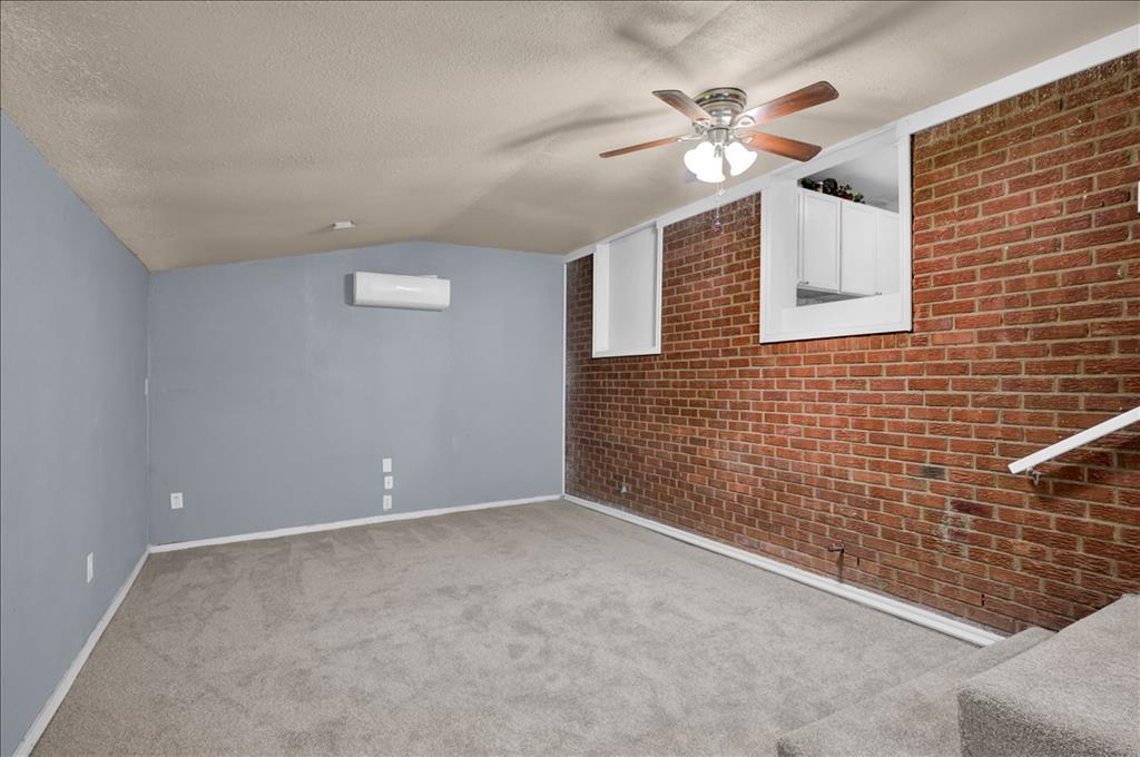 213 E Atkinson Drive Property Photo 12