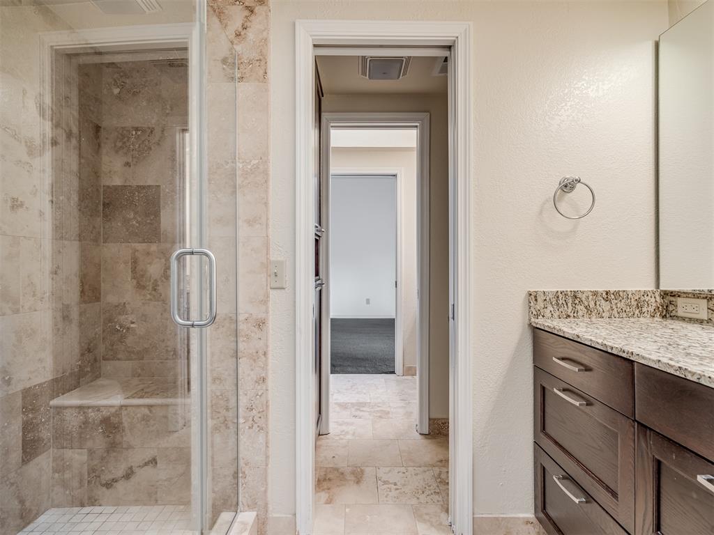 7413 Nw 150th Street Property Photo 40