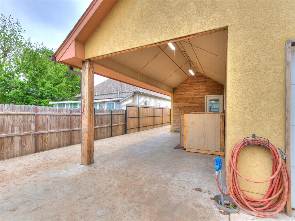 208 E Broadway Avenue Property Photo 6