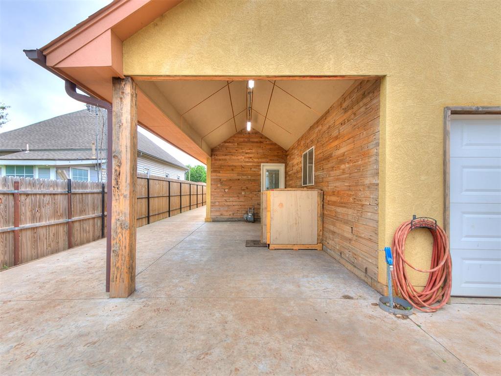 208 E Broadway Avenue Property Photo 7