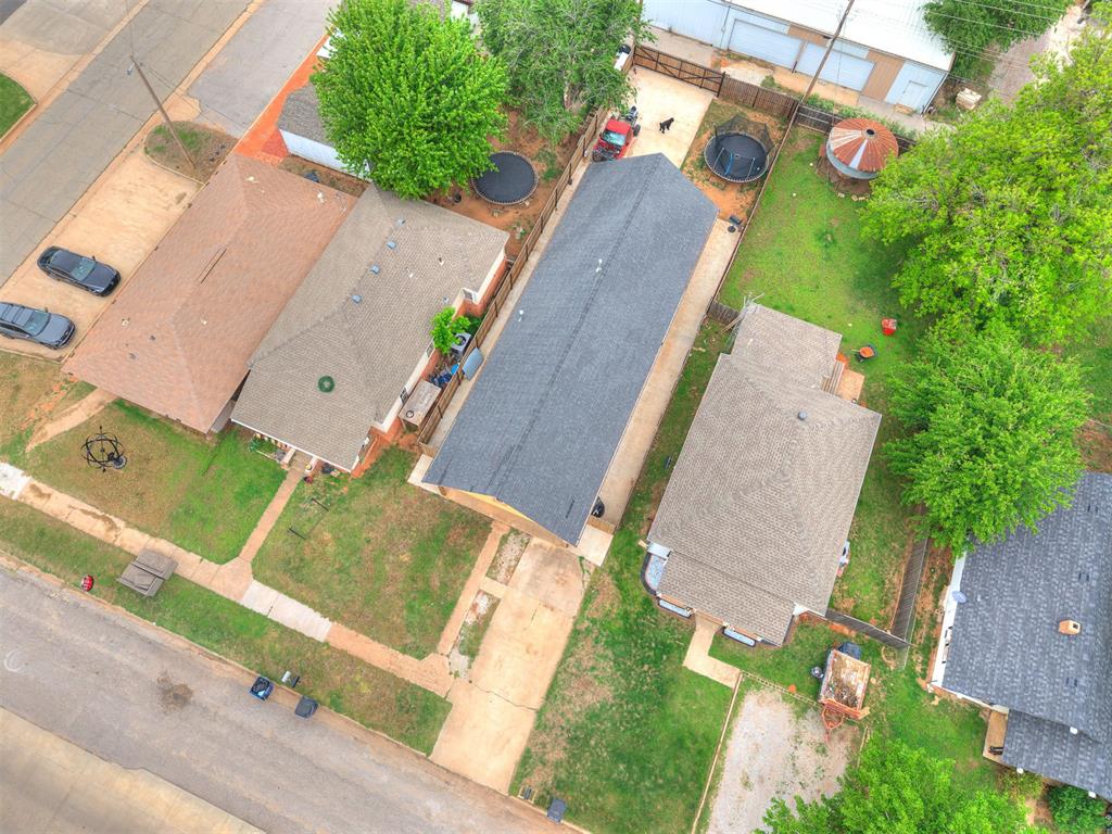 208 E Broadway Avenue Property Photo 11