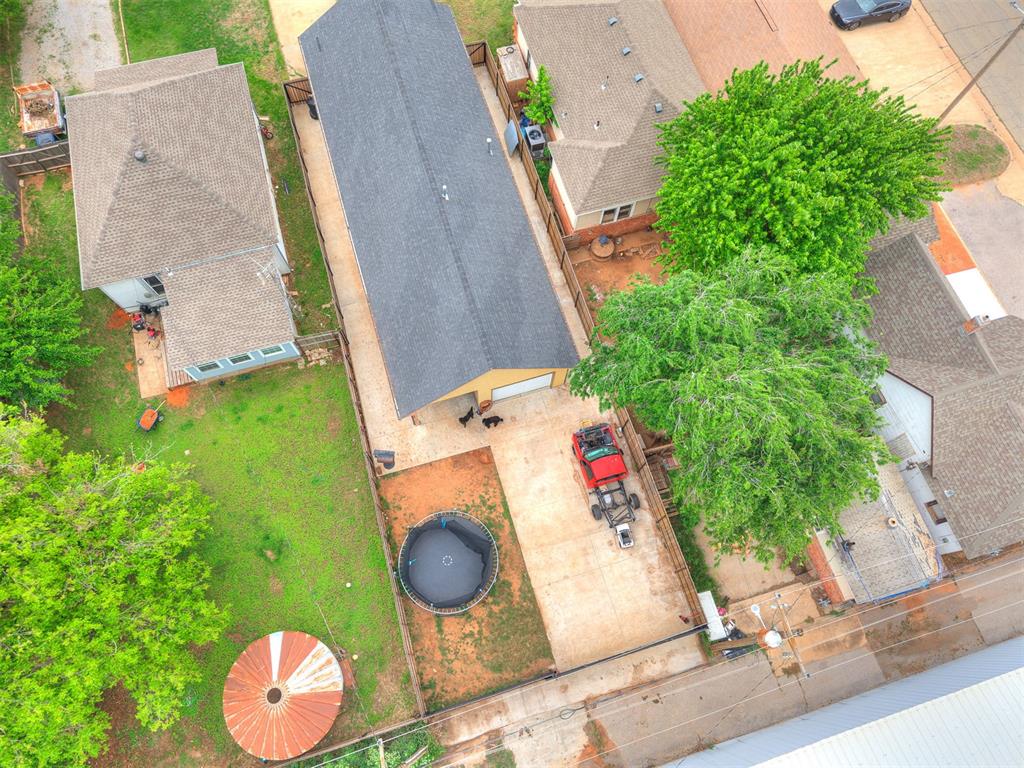 208 E Broadway Avenue Property Photo 12
