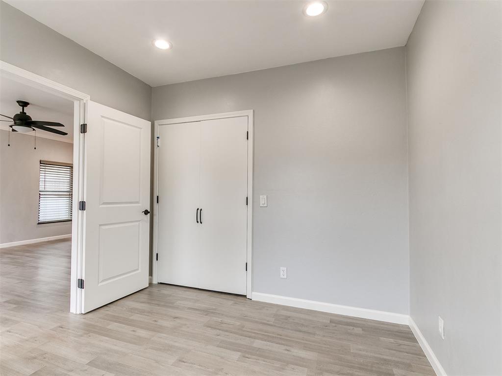 208 E Broadway Avenue Property Photo 27