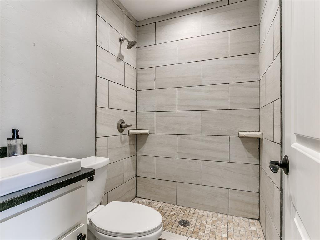208 E Broadway Avenue Property Photo 28
