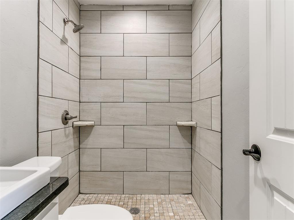208 E Broadway Avenue Property Photo 29