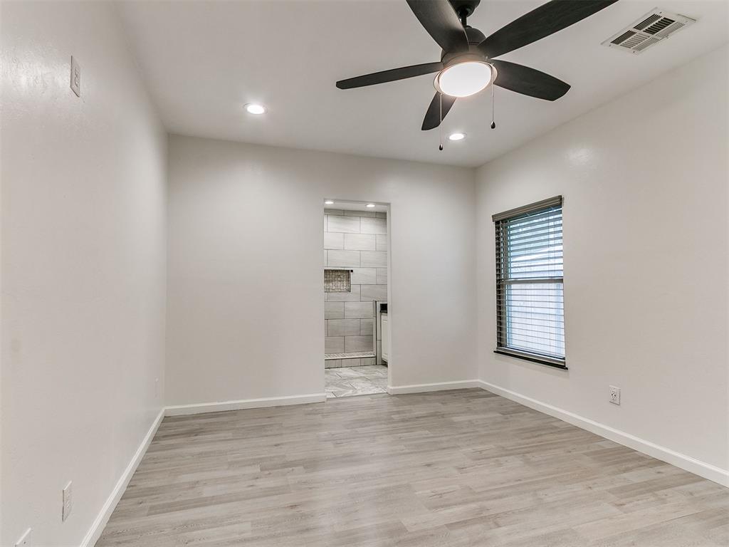 208 E Broadway Avenue Property Photo 32