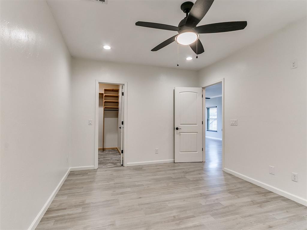 208 E Broadway Avenue Property Photo 33