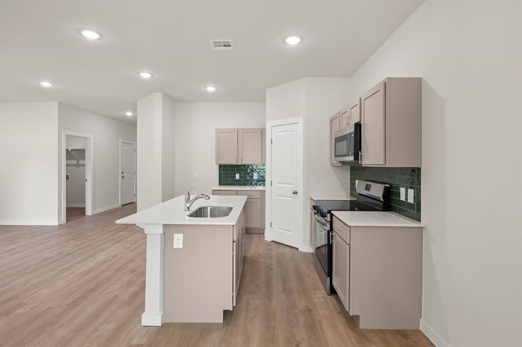 7331 S Douglas Property Photo 14