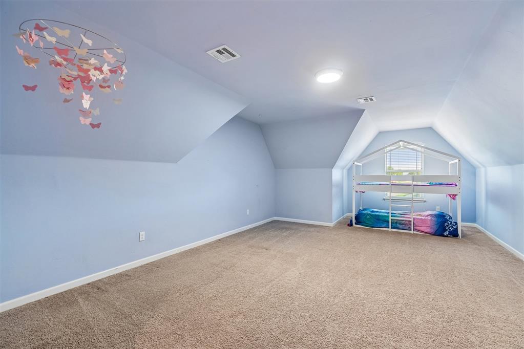 912 Nw 185th Street Property Photo 33