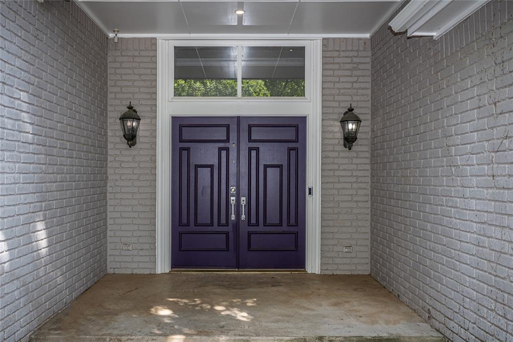 2500 Perth Drive Property Photo 4