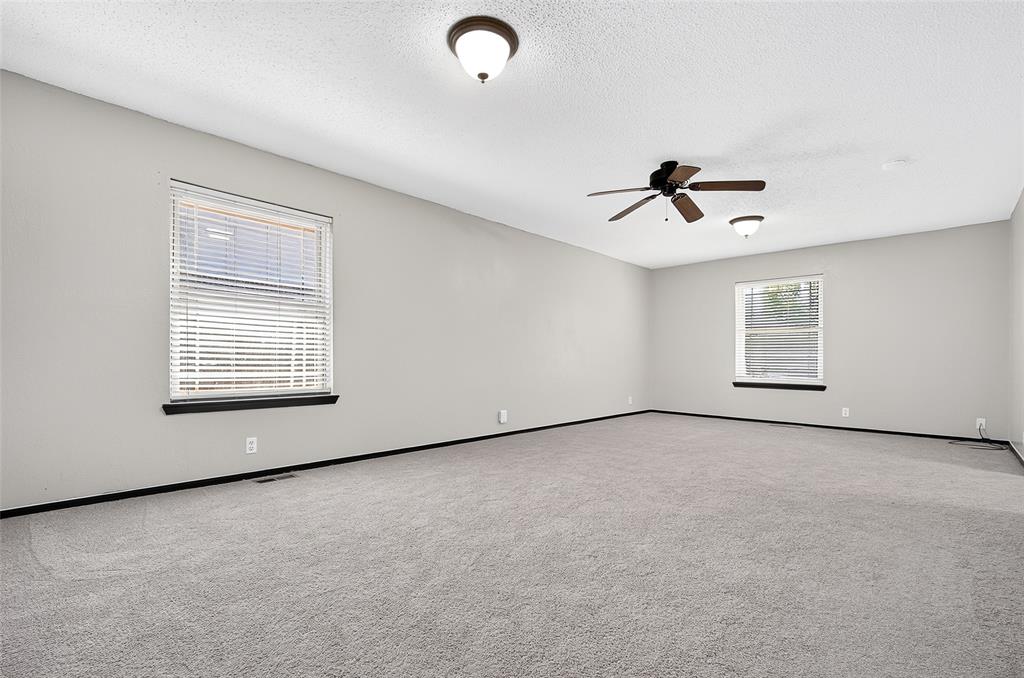 108 W Parkland Drive Property Photo 11