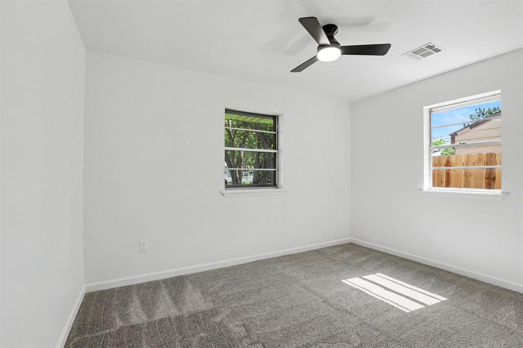 210 E Vida Way Property Photo 12