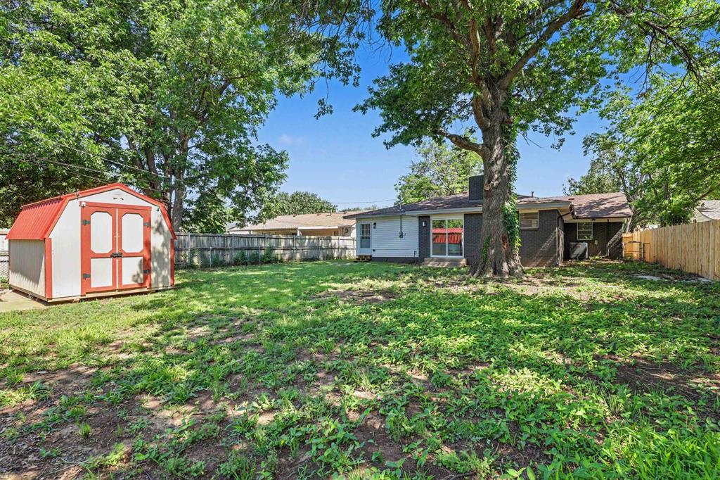 210 E Vida Way Property Photo 18
