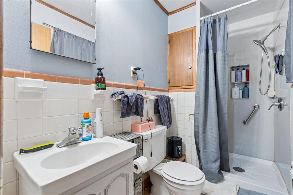 111 Crestmont Avenue Property Photo 24