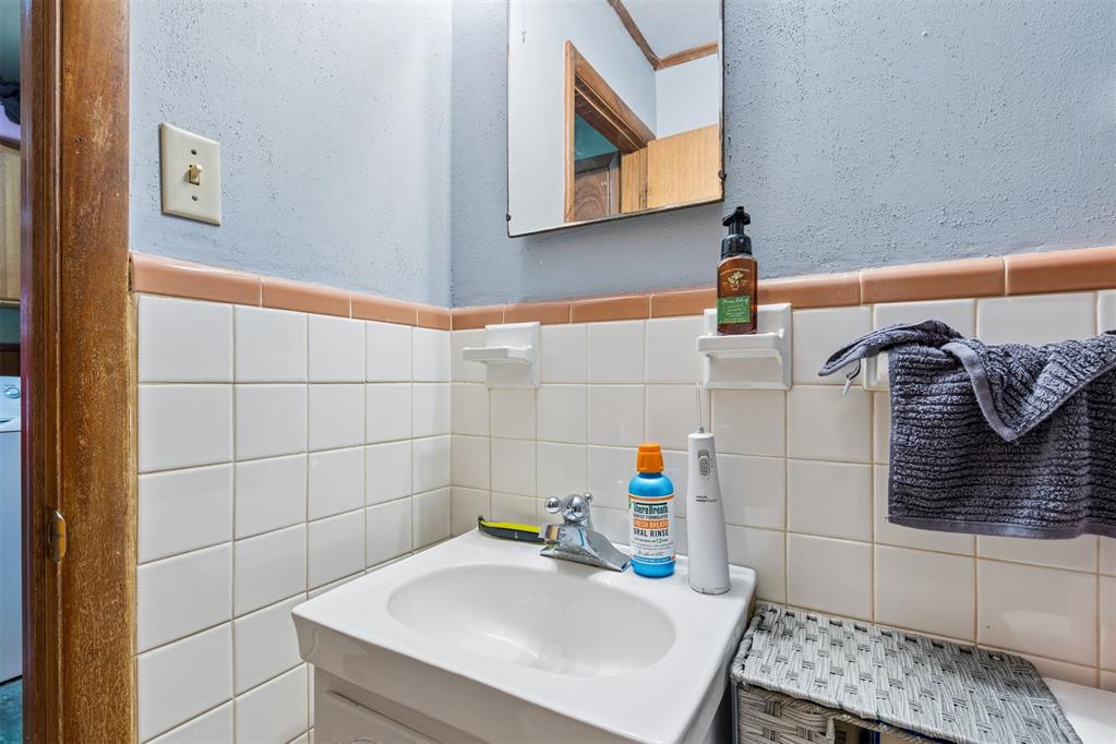 111 Crestmont Avenue Property Photo 25