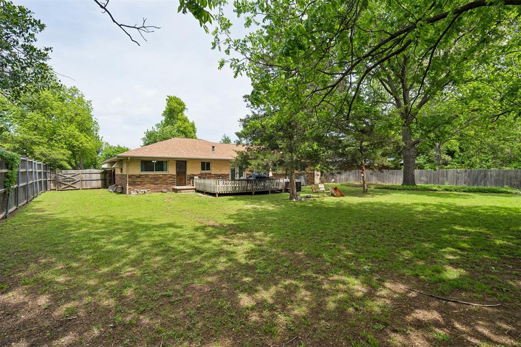 111 Crestmont Avenue Property Photo 33