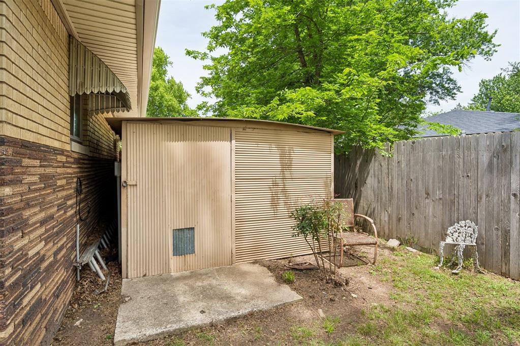 111 Crestmont Avenue Property Photo 36
