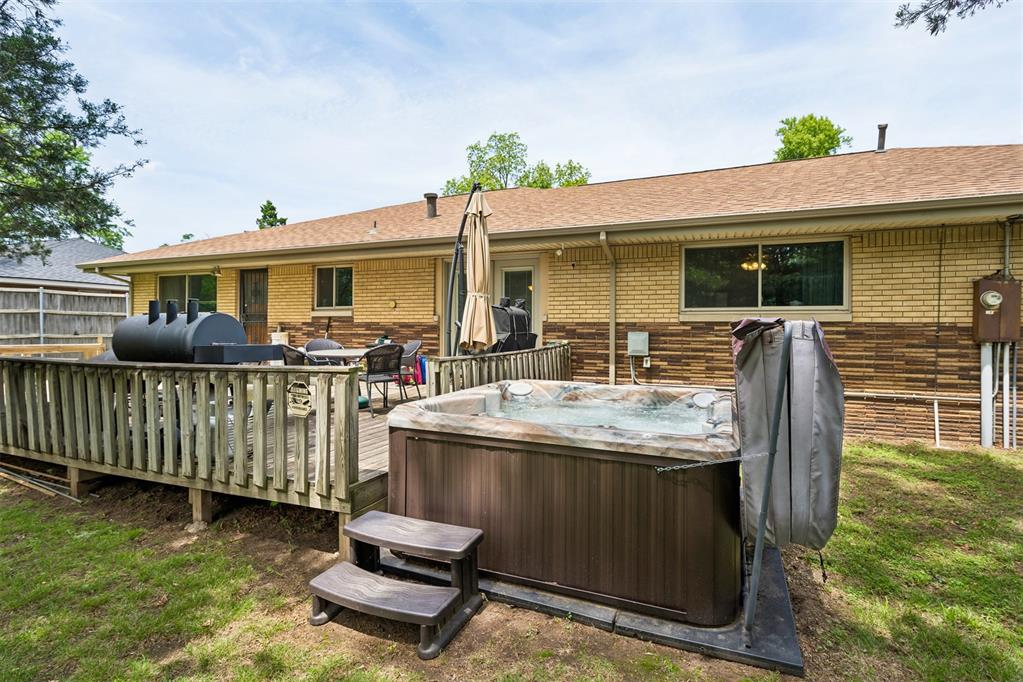 111 Crestmont Avenue Property Photo 41