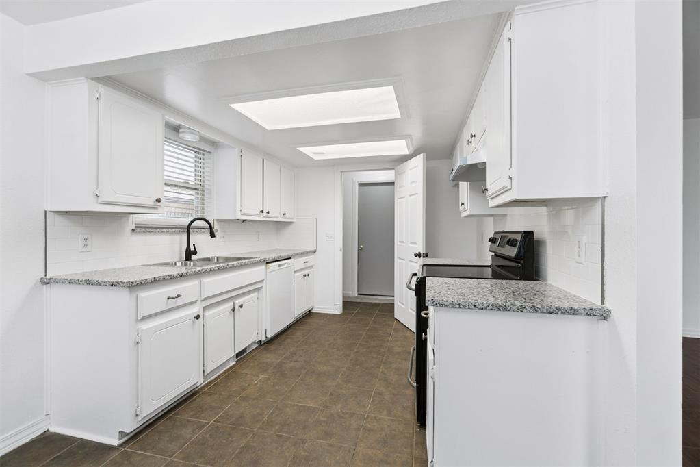 967 Heritage Mansion Property Photo 12