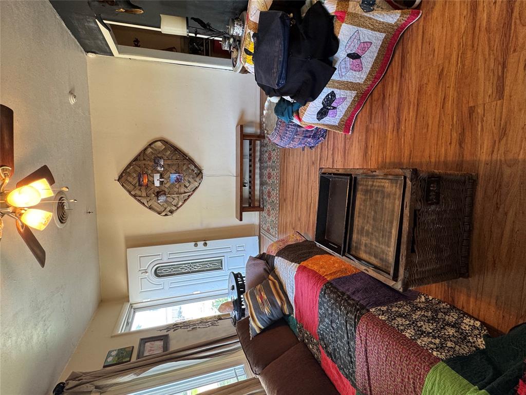 9521 N Walker Avenue Property Photo 2