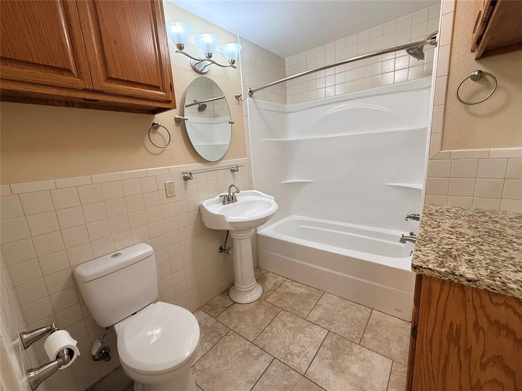 711 S Randall Avenue Property Photo 10