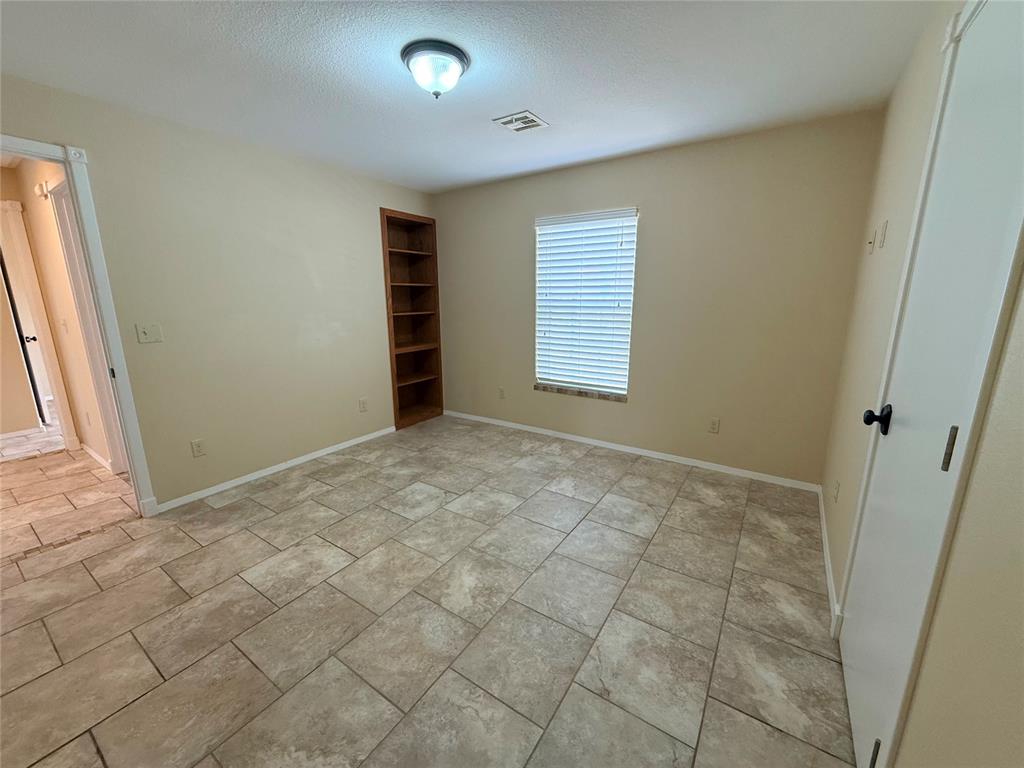 711 S Randall Avenue Property Photo 11