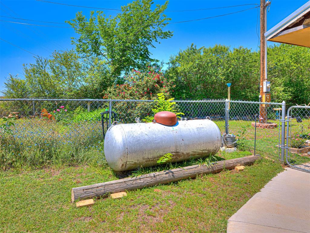 9201 E Slaughterville Road Property Photo 11