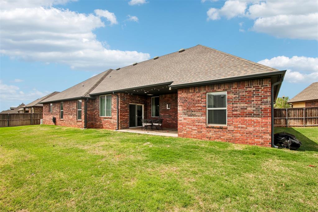 2208 W Earl Drive Property Photo 33