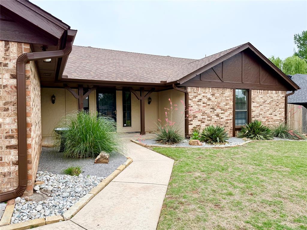 309 Kings Canyon Drive Property Photo 2
