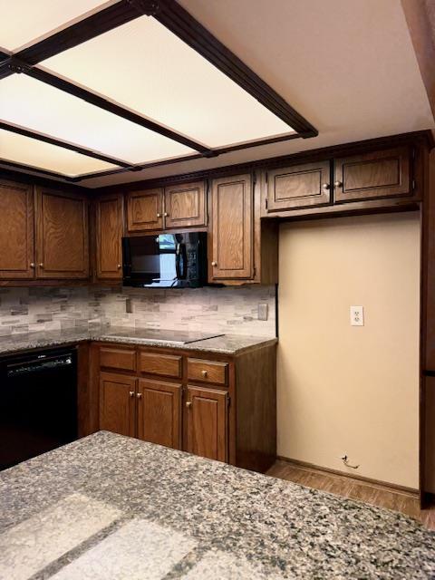 309 Kings Canyon Drive Property Photo 12